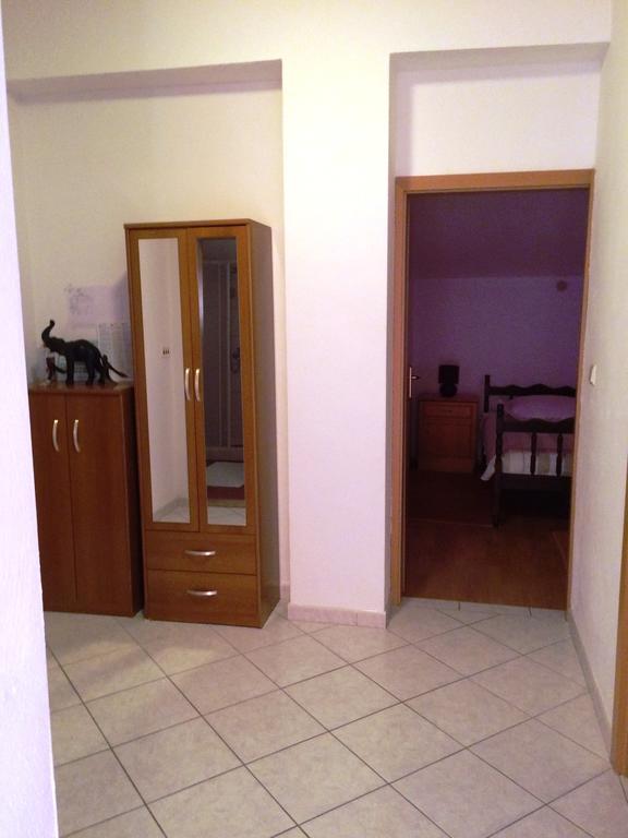 Apartment House Aria Baška Voda Rom bilde