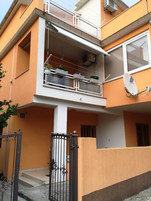 Apartment House Aria Baška Voda Eksteriør bilde