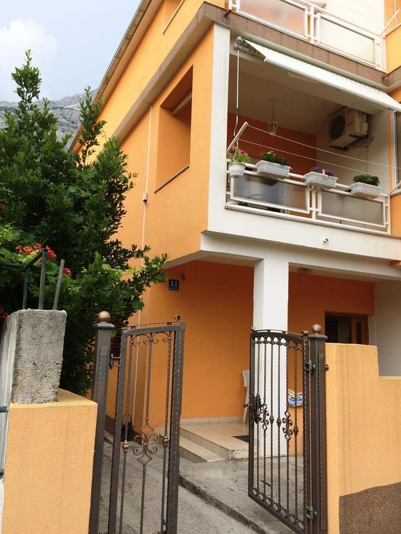 Apartment House Aria Baška Voda Eksteriør bilde