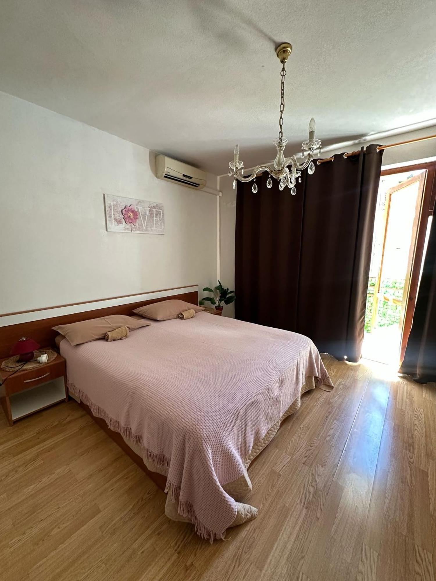 Apartment House Aria Baška Voda Eksteriør bilde